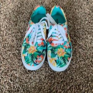 Mossimo floral tennis shoes